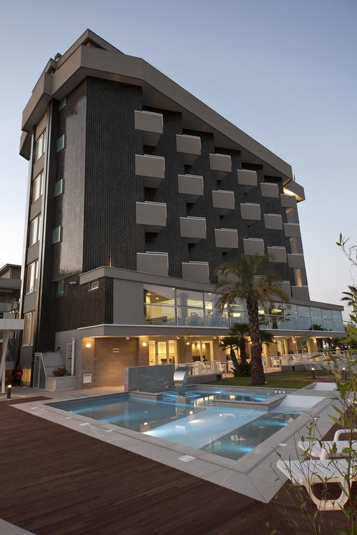 Hotel Eden Alba Adriatica Eksteriør bilde