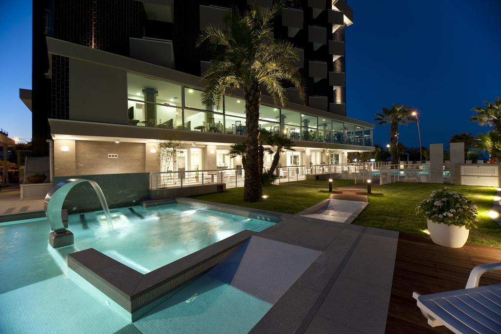 Hotel Eden Alba Adriatica Eksteriør bilde